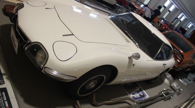 TOYOTA 2000GT