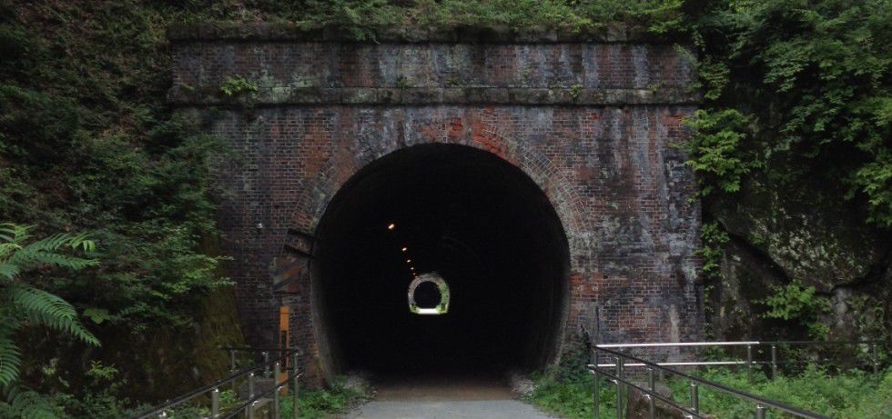 碓氷峠「アプトの道」トンネル